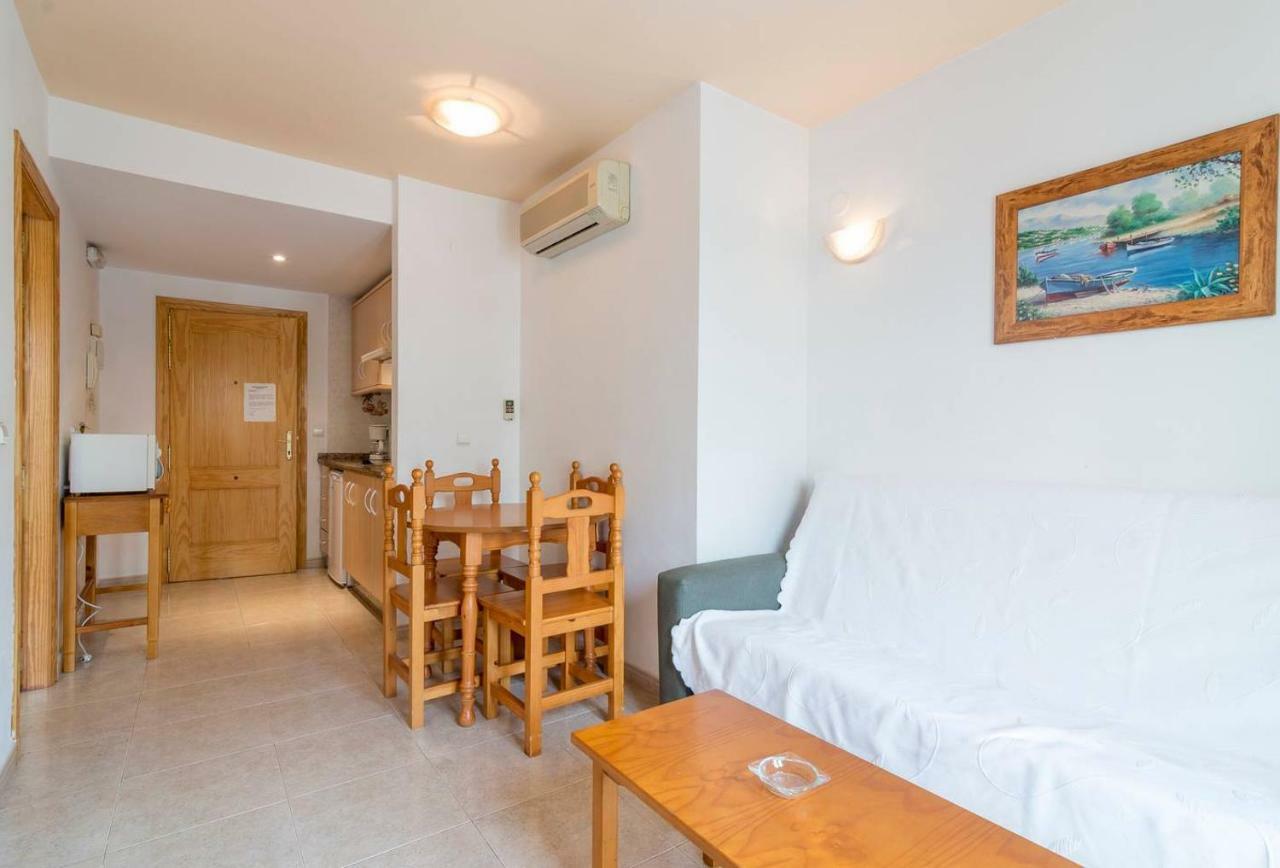 Apartamentos Vicenta Carihuela By Playa Miguel Torremolinos Bagian luar foto