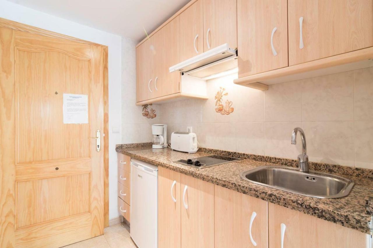 Apartamentos Vicenta Carihuela By Playa Miguel Torremolinos Bagian luar foto