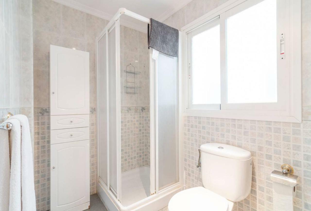 Apartamentos Vicenta Carihuela By Playa Miguel Torremolinos Bagian luar foto